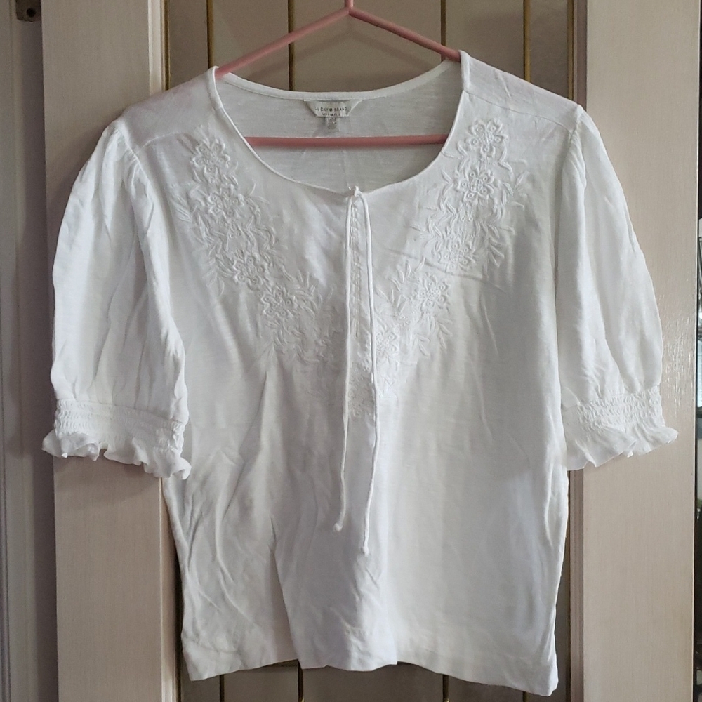 Lucky Brand Women's M White Knit Embroidered Look Smocked Peasant Blouse Top
